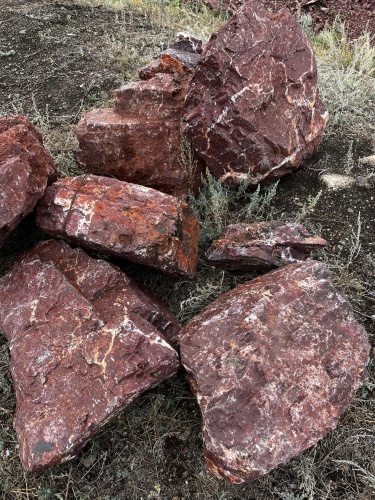 Камни для ландшафтного дизайна красно-фиолетовые 10-60 килограмм купить в Соликамске