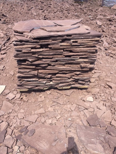 Плитняк лемезит бордовый для цоколя 1,5-2 см купить в Соликамске