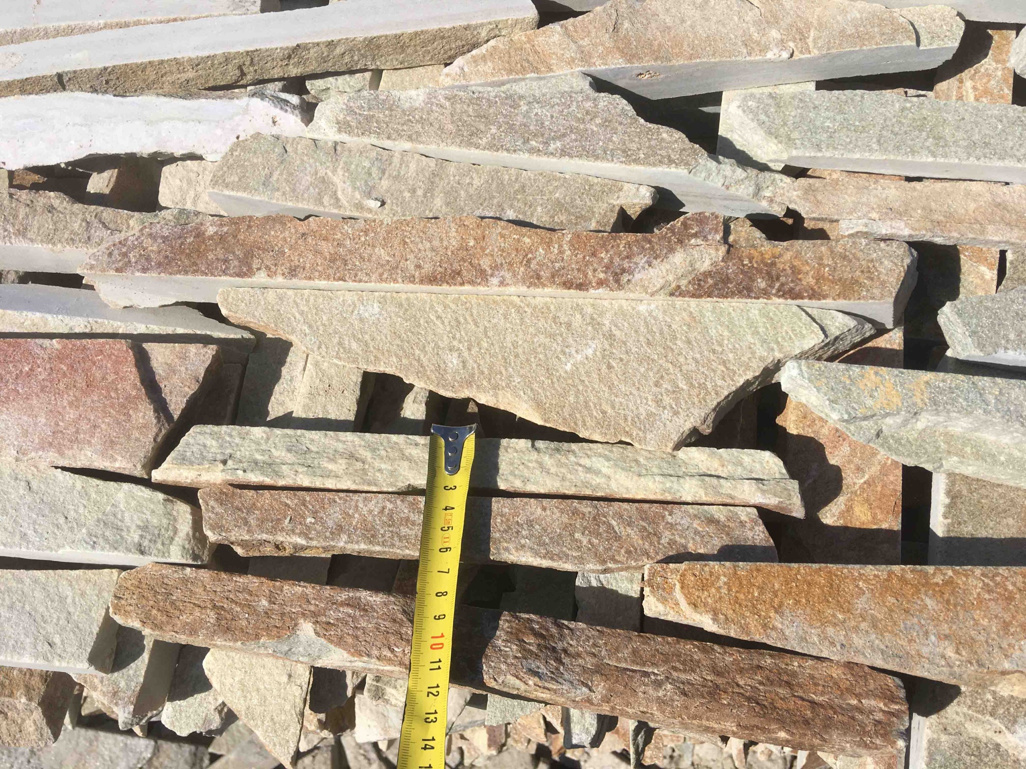 Горбушка златолит золотистый для облицовки купить в Соликамске