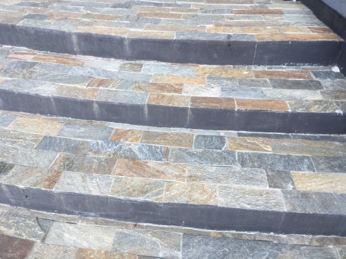 Плитка из Златолита Уральского для лестницы купить в Соликамске