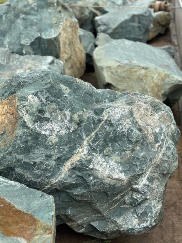 Камни для ландшафтного дизайна зелёные 10-60 килограмм купить в Соликамске