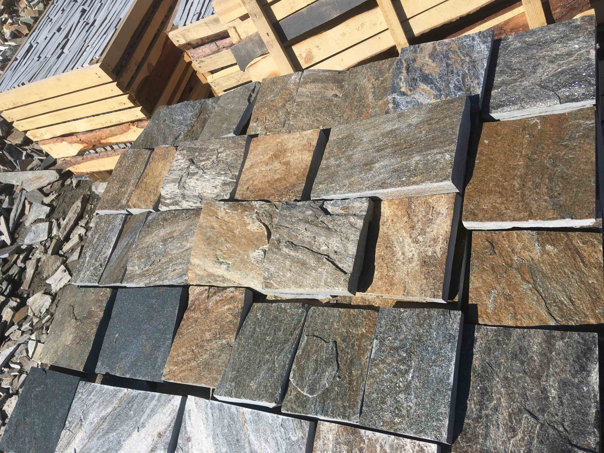 Плитка пилёная златолит Уральский для фасада купить в Соликамске