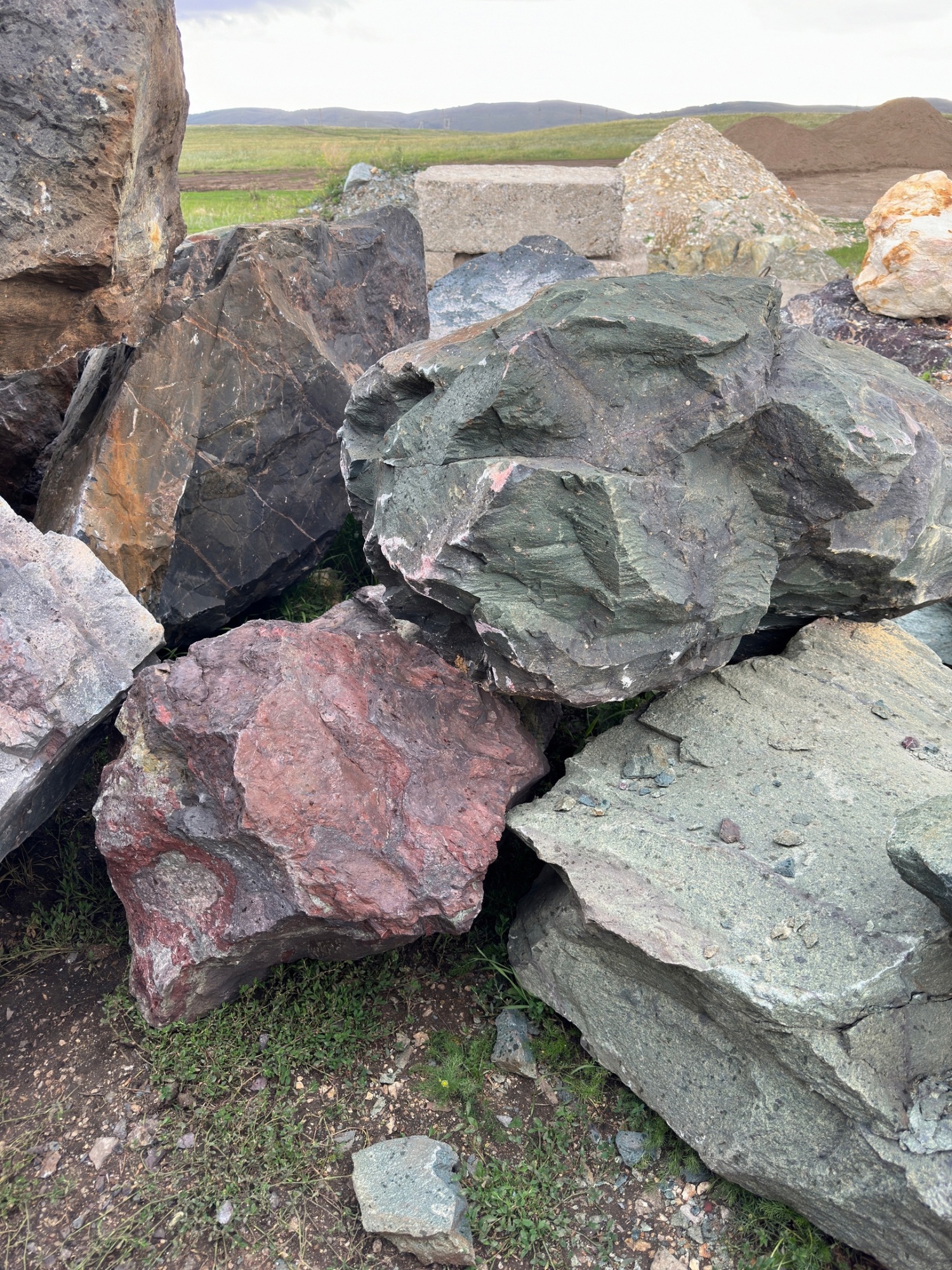 Камни для ландшафтного дизайна зелёные 10-60 килограмм купить в Соликамске