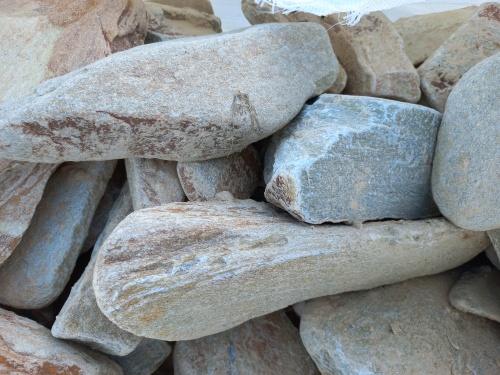 Златолит жёлтый, жёлто-зелёный глыбки и валуны для ланшафтного дизайна купить в Соликамске