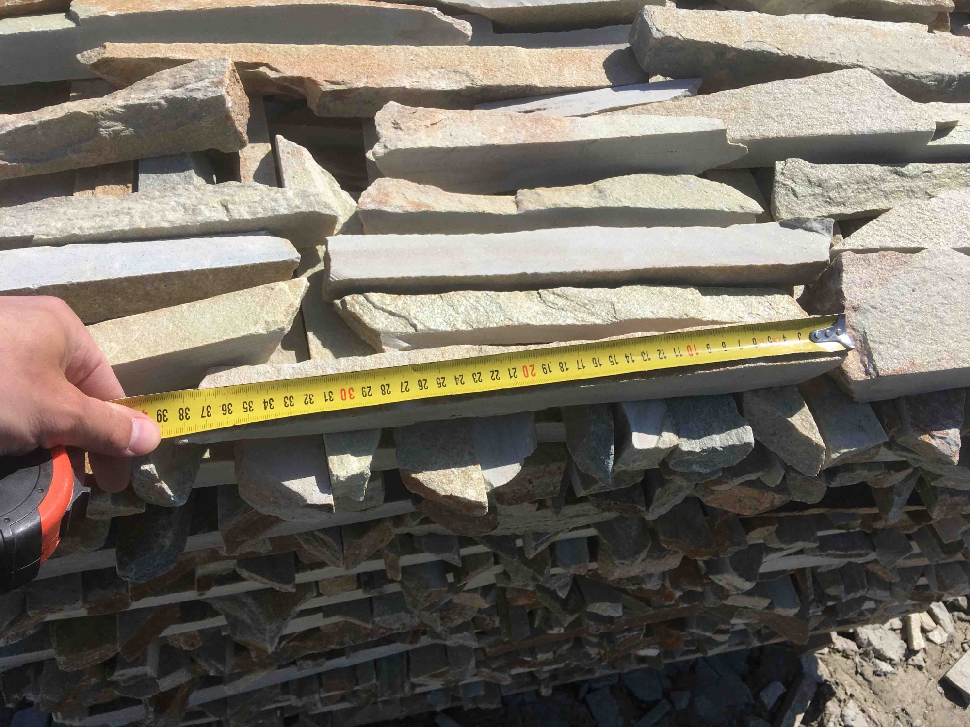 Горбушка златолит золотистый для облицовки купить в Соликамске