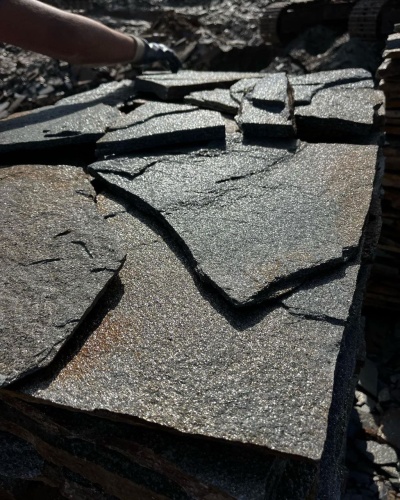 Плитняк златолит серебристый для фасада купить в Соликамске