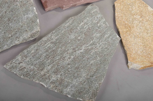 Плитняк златолит Уральский для цоколя, отмостки купить в Соликамске