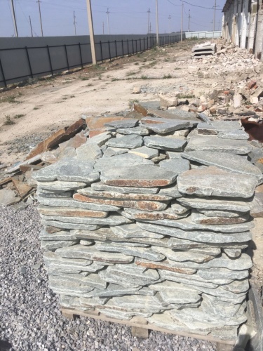 Златолит серебристый галтованный для лестниц купить в Соликамске