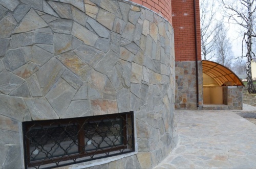 Плитняк златолит Уральский для цоколя, отмостки купить в Соликамске